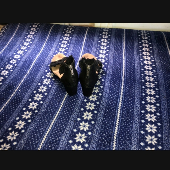 Lucky brand shoes - Picture 3 of 4